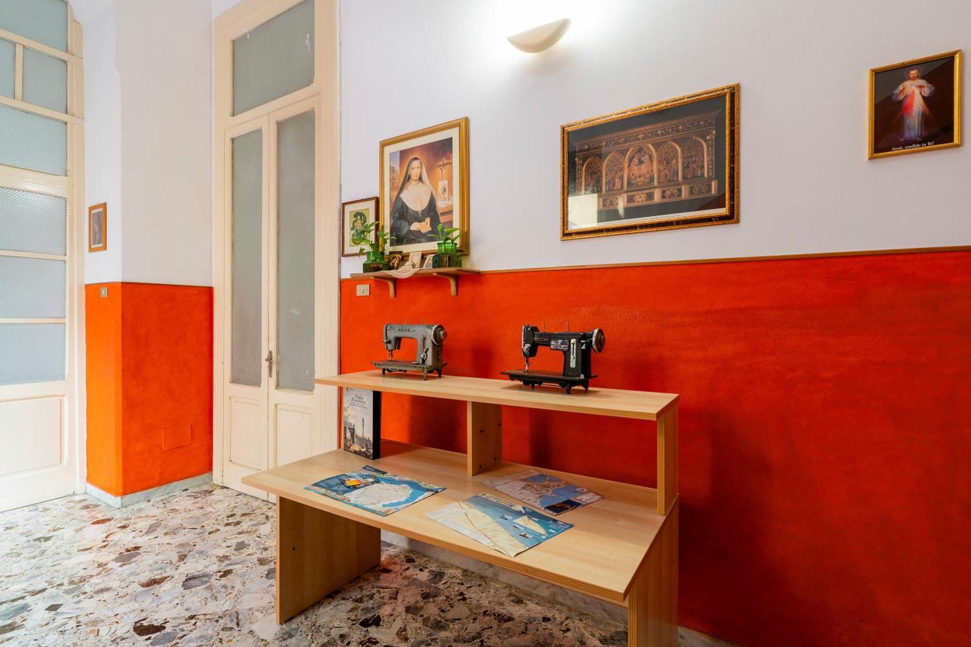 Casa Di Madre Antonia Hotell Brindisi Exteriör bild