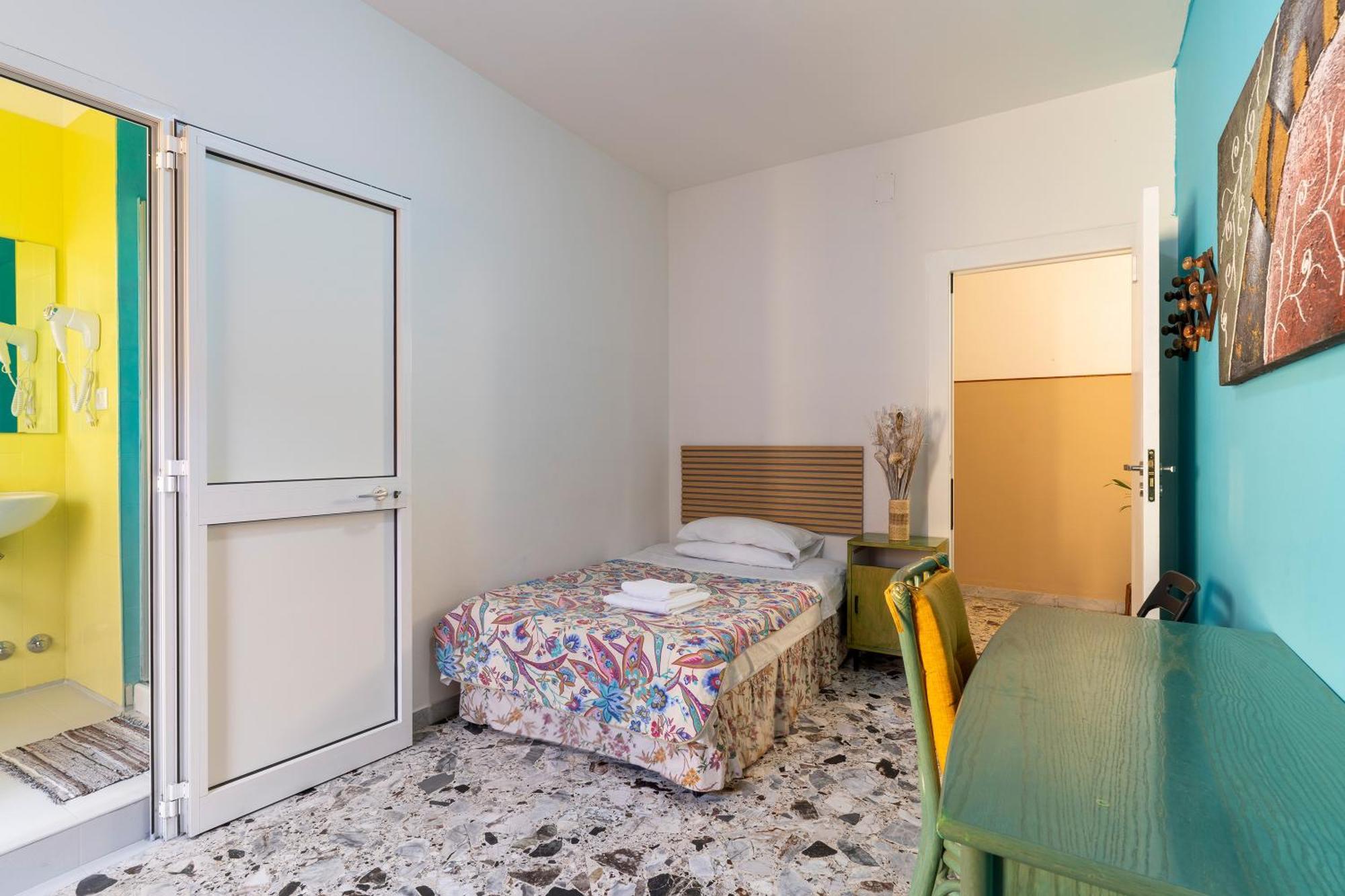 Casa Di Madre Antonia Hotell Brindisi Exteriör bild